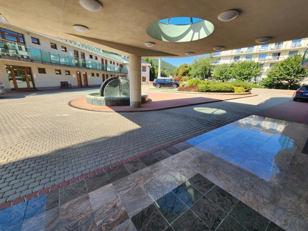 Kristoff Plaza Trencianske Teplice Daire Trenčín Dış mekan fotoğraf
